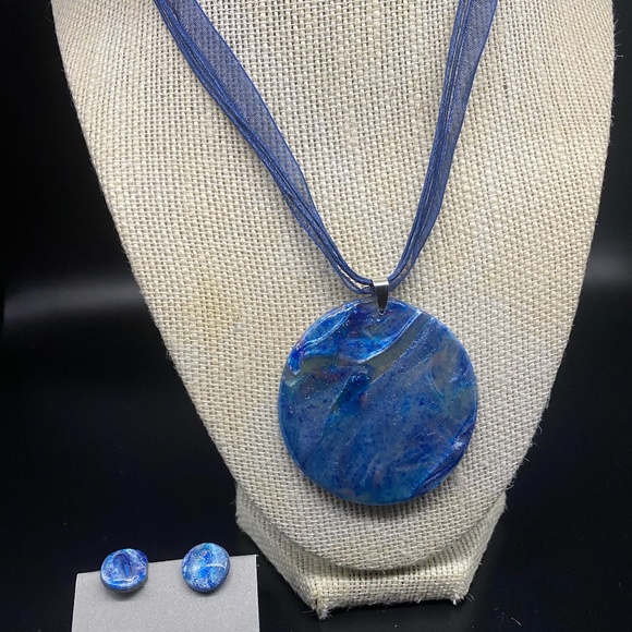 Handmade Pendant Necklace with Matching Earrings - Picture 1 of 1